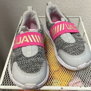 Under Armour toddler tennis shoes like new